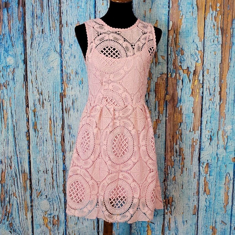 KIMCHI Blue Anthroplogie crochet pink lace dress